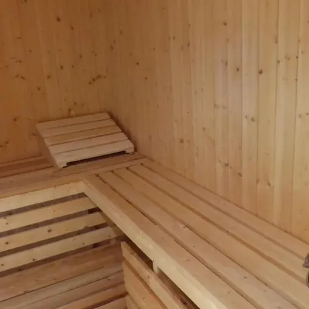 Gut Rattelvitz, Galerie D Ost דירה *